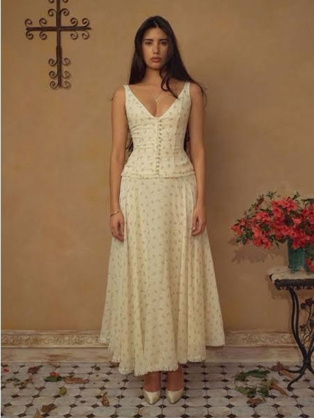 Mirror Palais Cream Floral Lace-Up Camisole - Picture 5 of 5